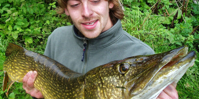 An October PB pike for Matt, all 15lb 14oz of river pike