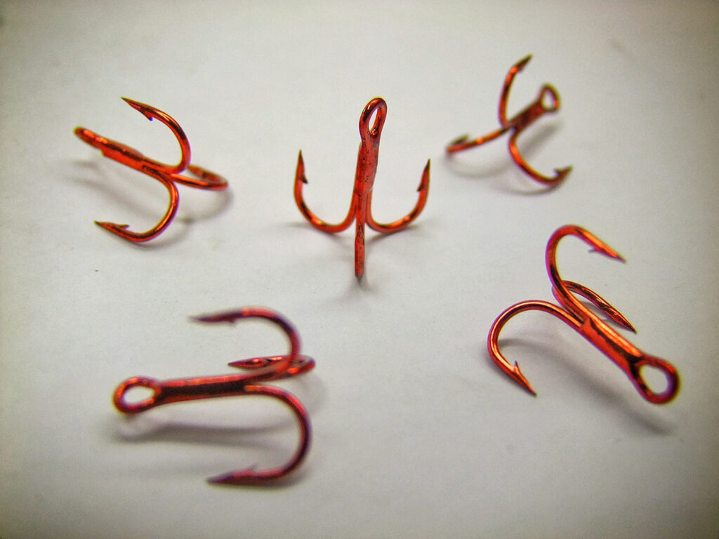 King of the Pond terminal tackle review - Blood red treble hooks