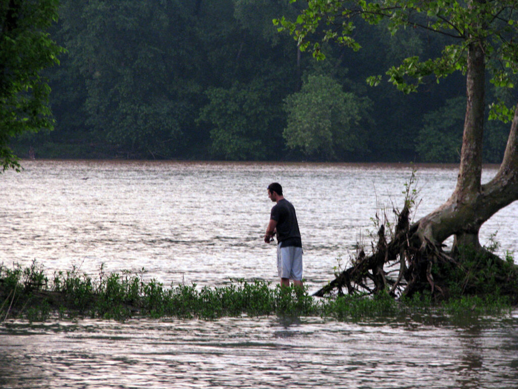 American fishing adventure - fishing a small island on the Potomac River