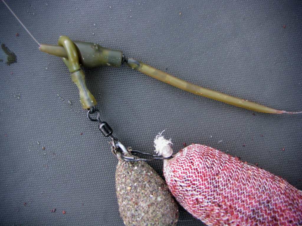 Maggot medusa helicopter rig for specimen tench & bream