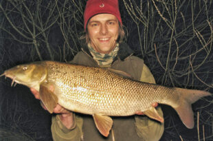 10lb River Derwent barbel - caught after dark in March