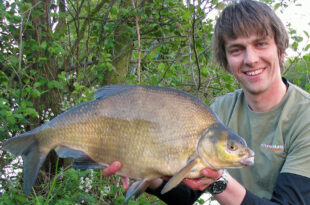 Andrew's PB bream - 7lb 15oz - Higham Farm