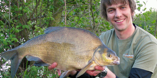 Andrew's PB bream - 7lb 15oz - Higham Farm