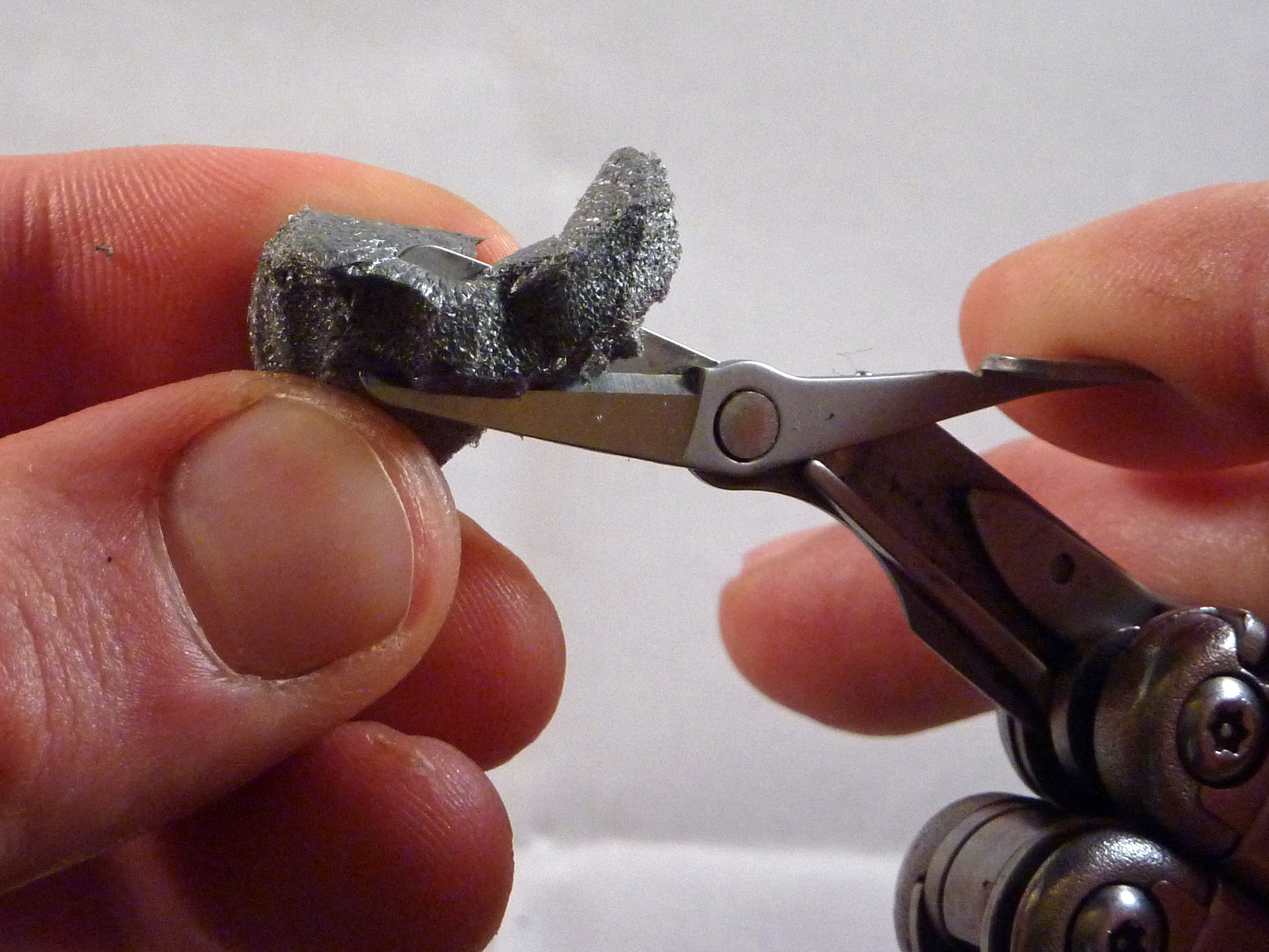Make your own cheap & easy buoyant leger stems for pike & zander fishing