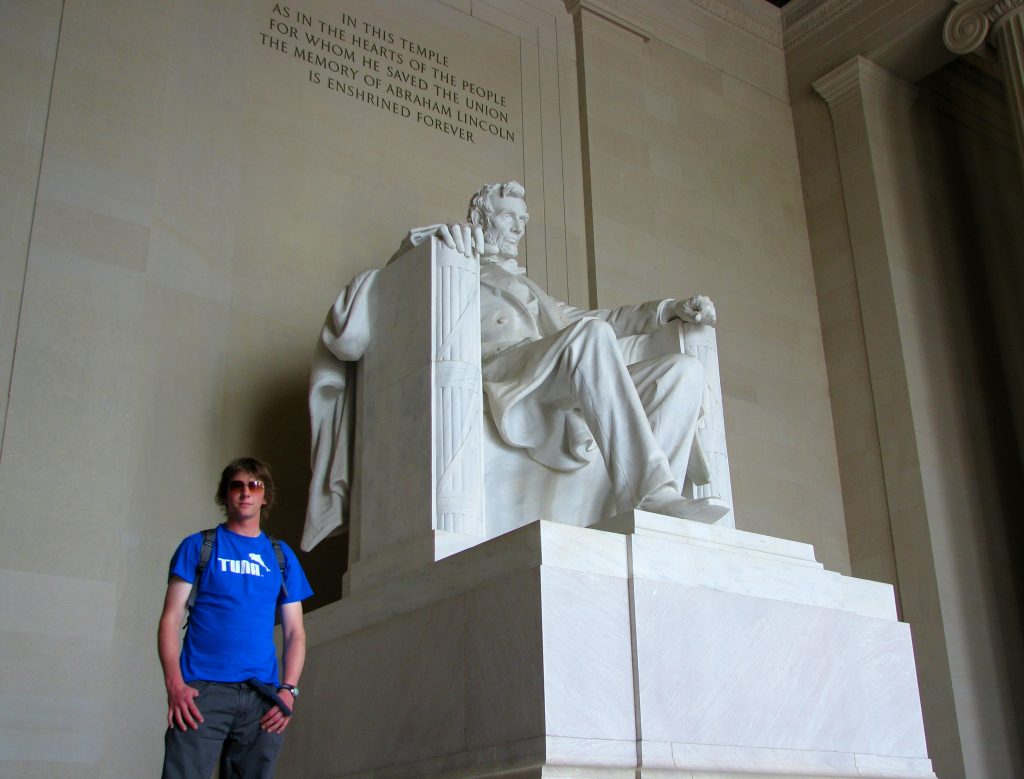 American fishing adventure - Andrew visits the Abraham Lincoln memorial
